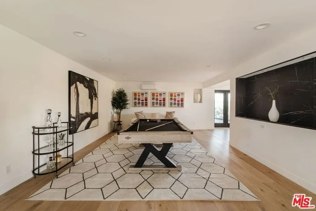 1648 Summitridge Drive, Beverly Hills, California, United States. - Photo 11