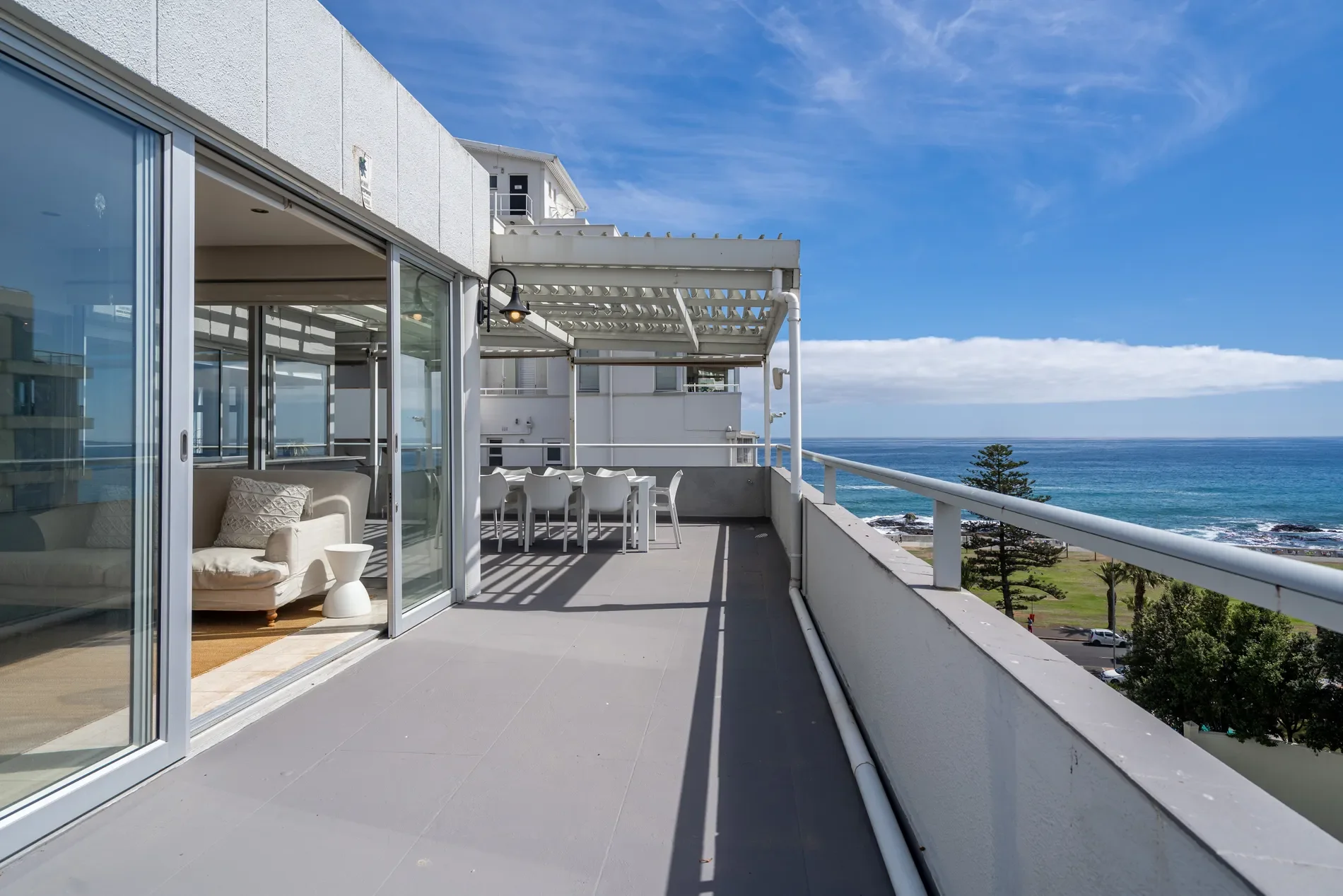 Exterior photo 9