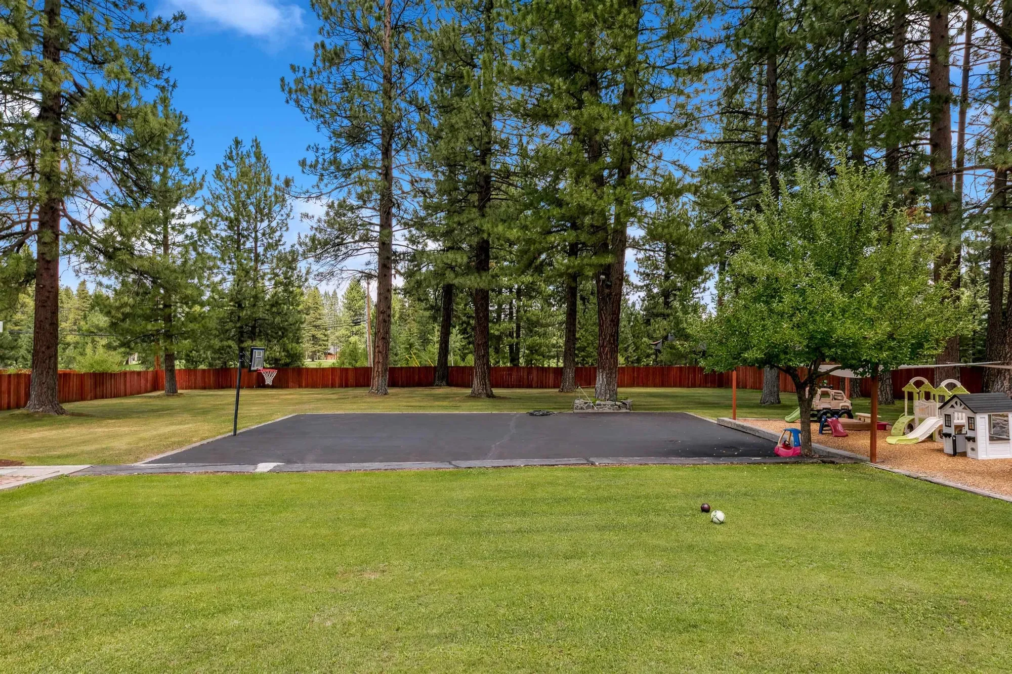 10228 Jeffery Pine Road, Truckee, California, United States. - Photo 26