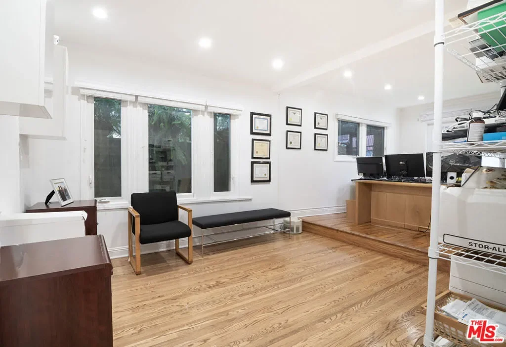 9037 Elevado Street, Los Angeles, California, United States. - Photo 14