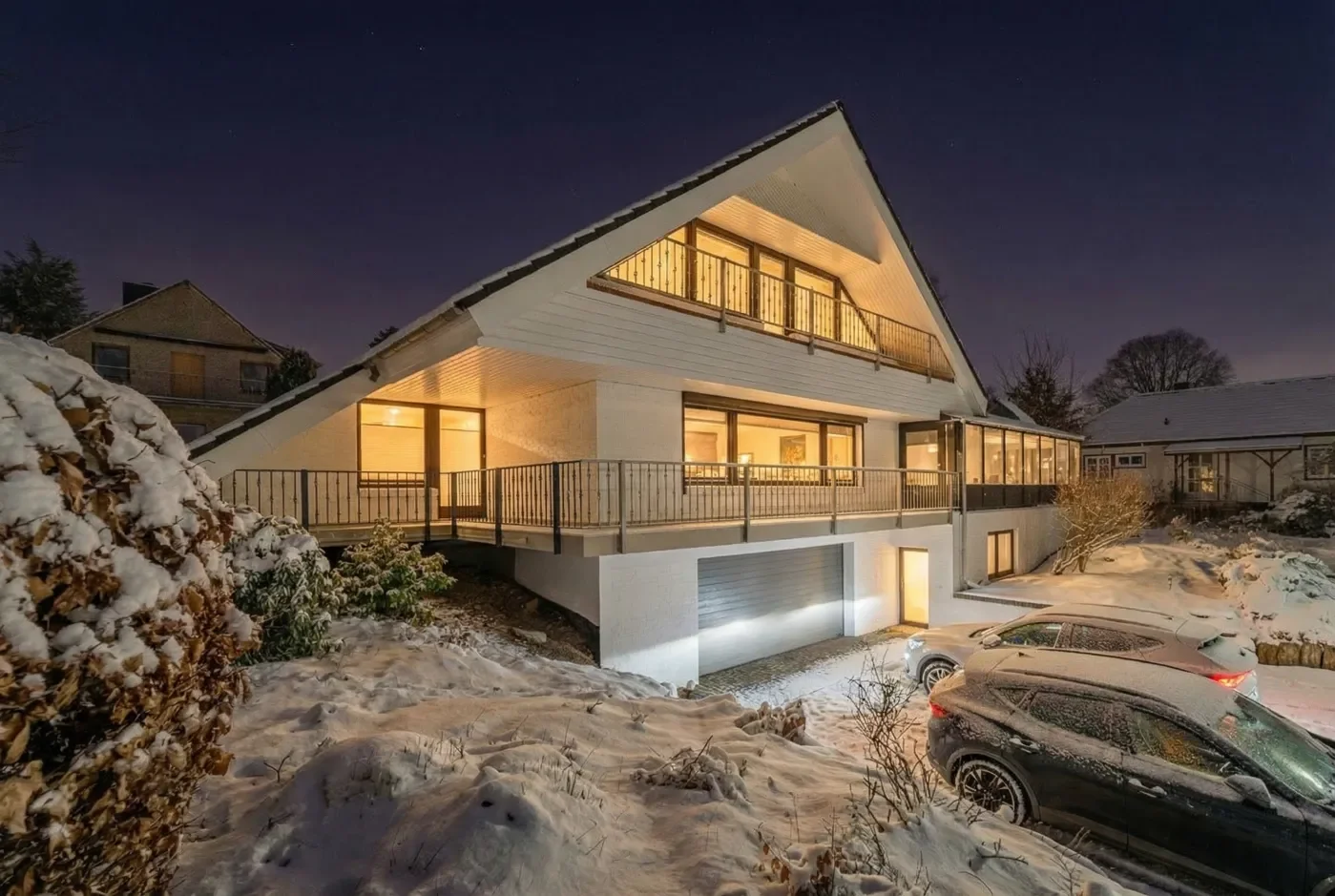 Exterior photo 2