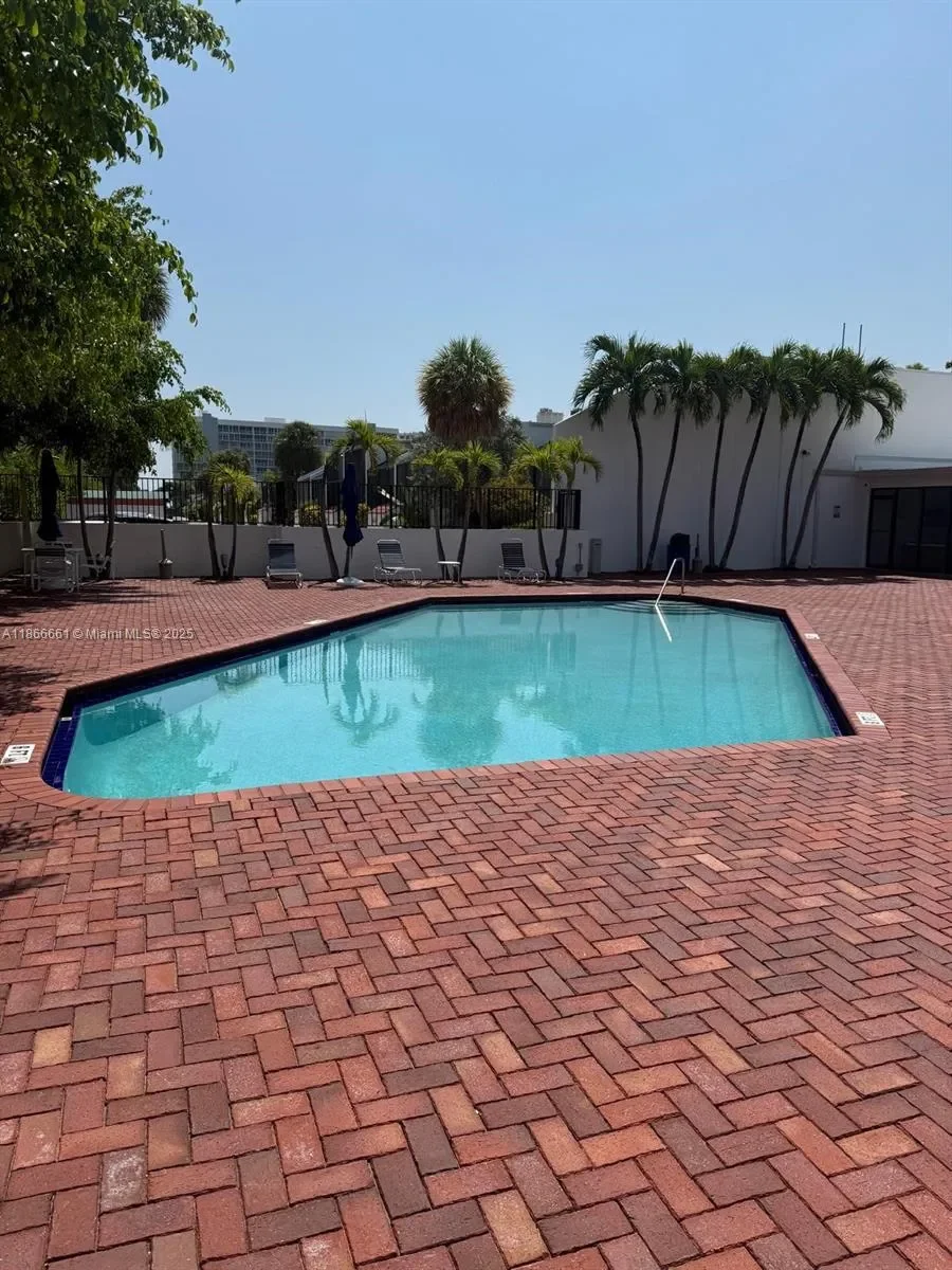 265 Grapetree Dr 110, Key Biscayne, Florida, United States. - Photo 32