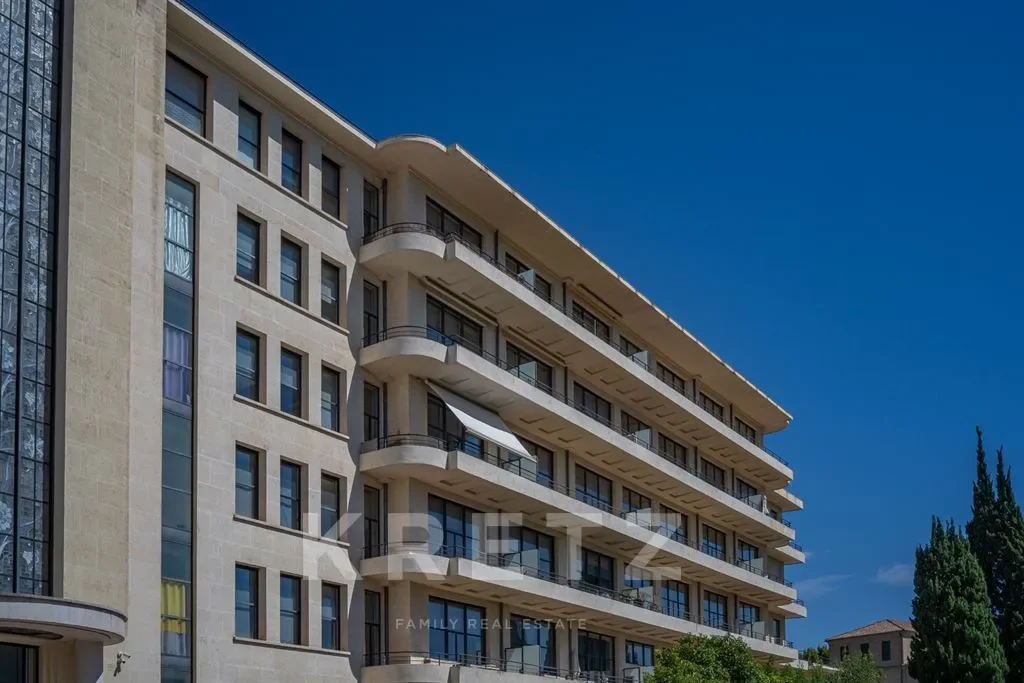 Exterior photo 5
