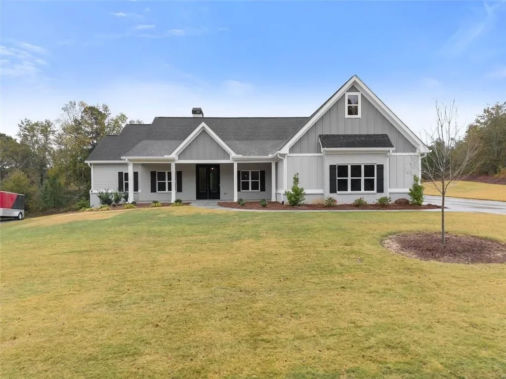 5416 Oak Manor Way, Murrayville, Georgia, United States. - Hero Image