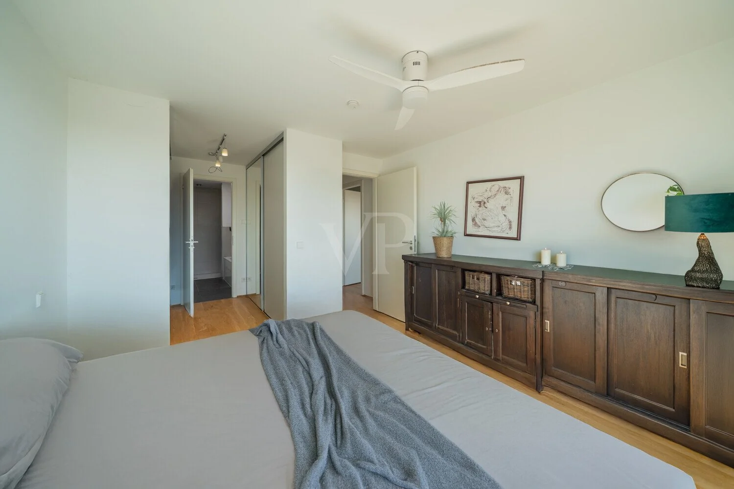 Gallery photo 3