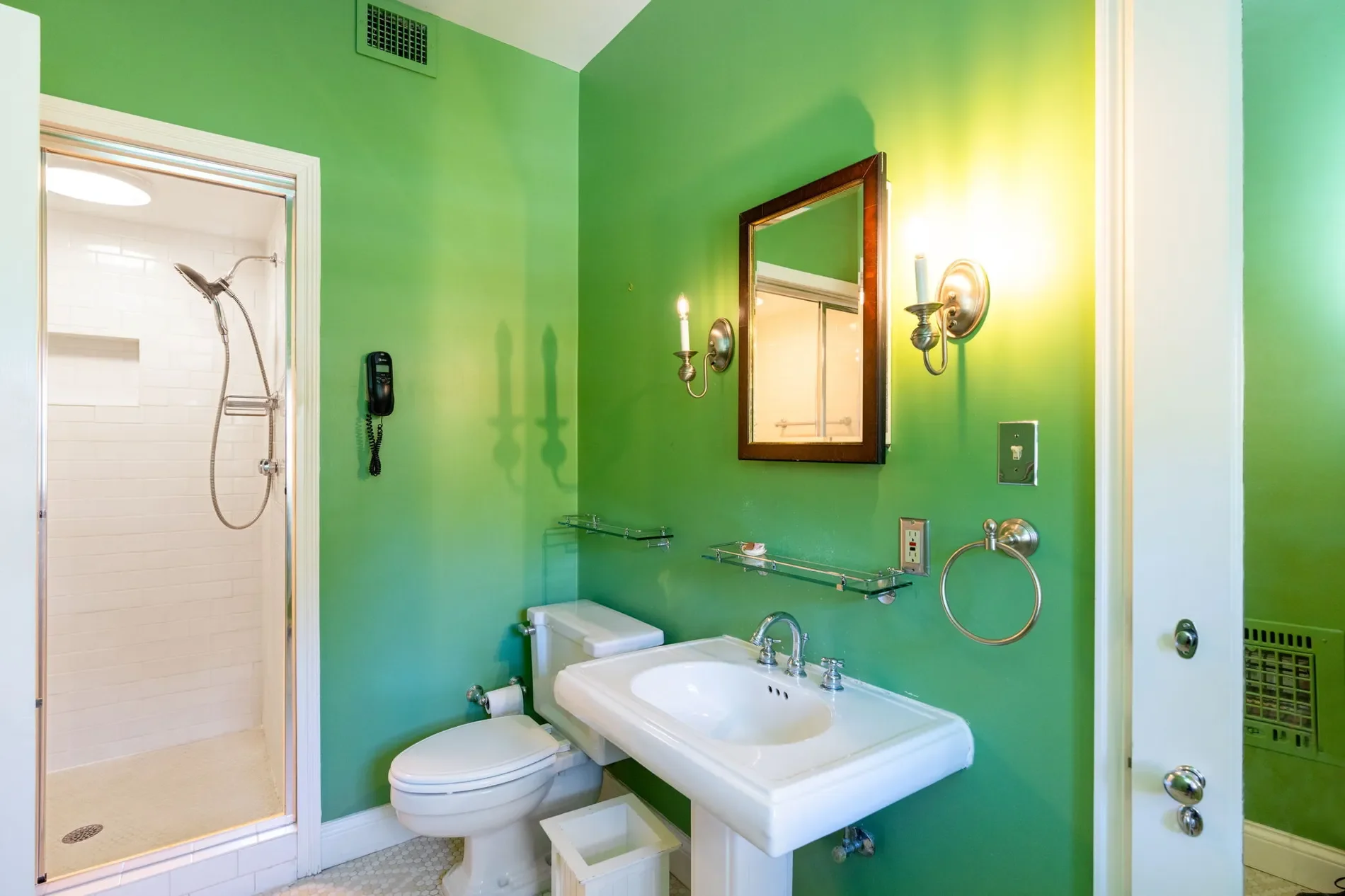 3740 Upper River Road , Louisville, KY 40207, Watterson Park, Kentucky, United States. - Photo 32