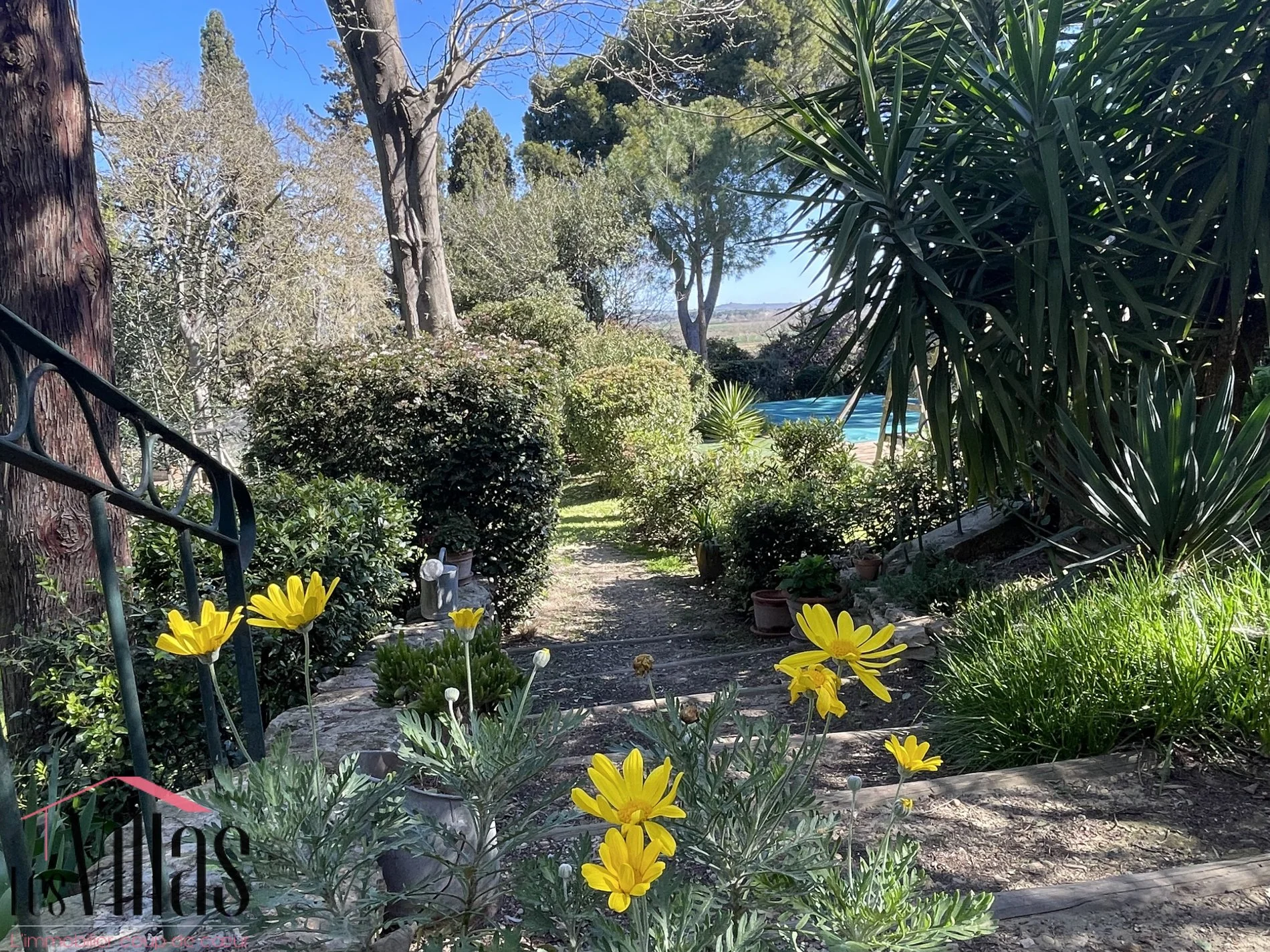 Capestang, Occitanie, France. - Photo 1
