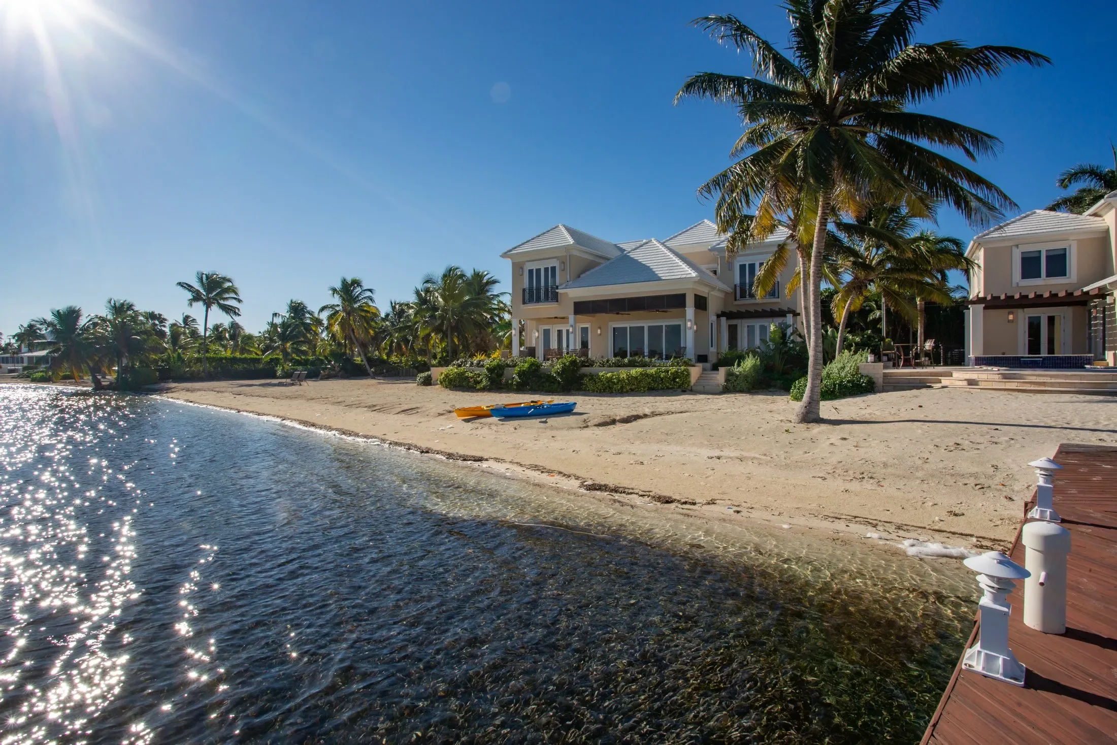 Exterior photo 3