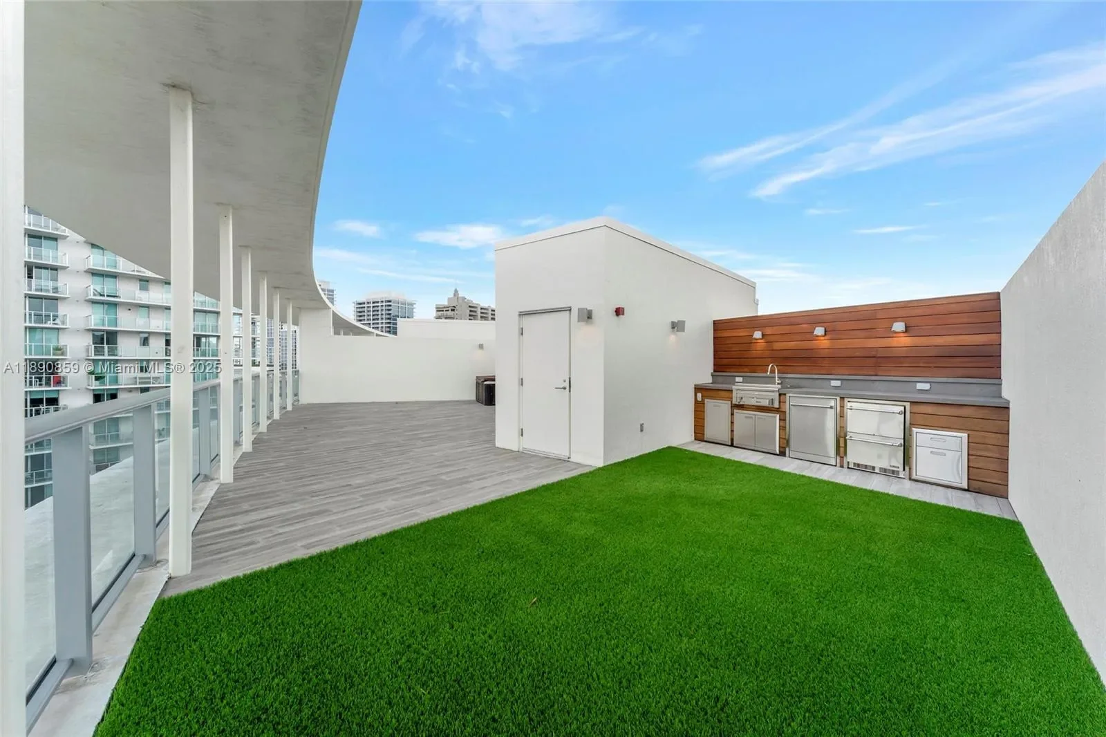6620 Indian Creek Dr PH711, Miami Beach, Florida, United States. - Photo 4