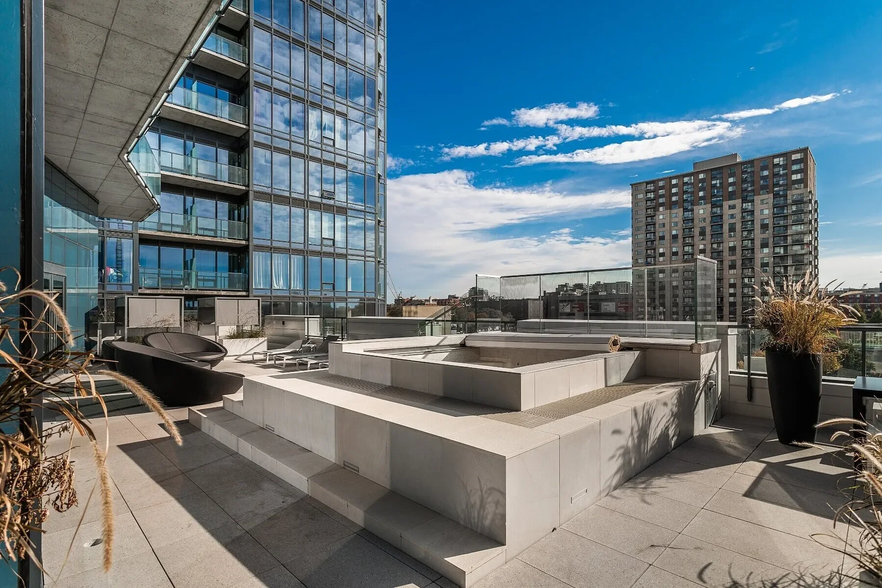 Exterior photo 7