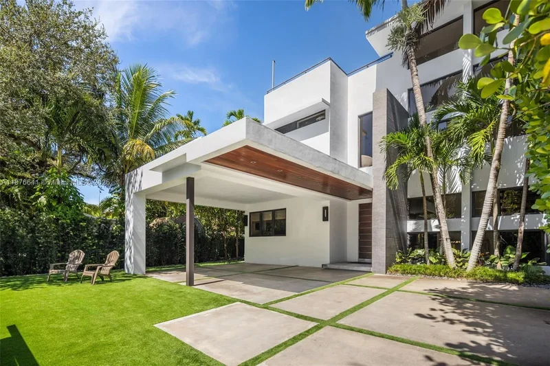 2321 Trapp Ave, Miami, Florida, United States. - Photo 3