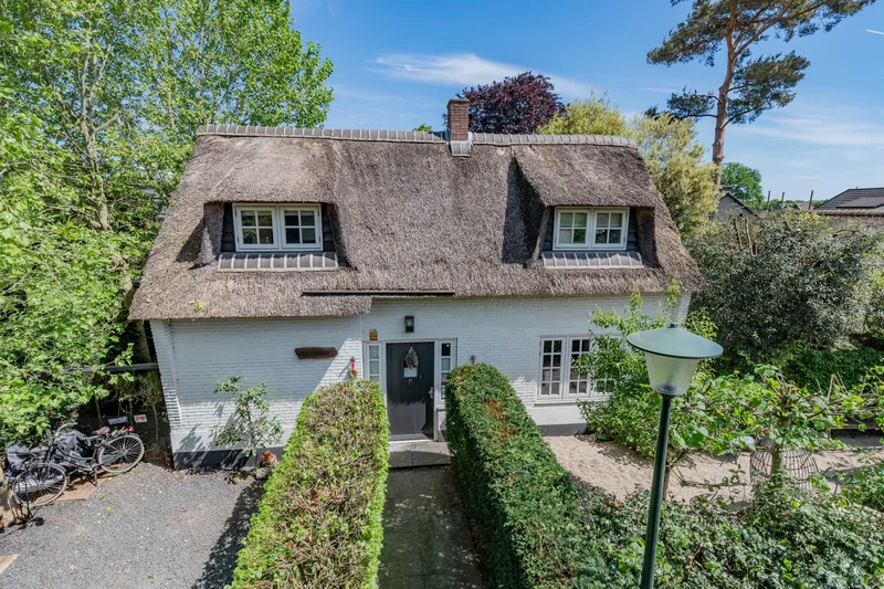 Charming, Stylish Living In Blaricum