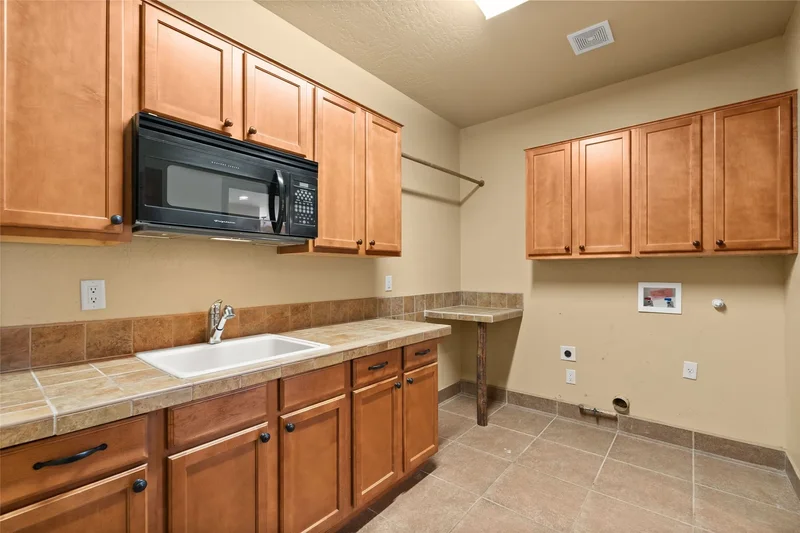 5720 Rio Lama Road Ne, Rio Rancho, NM 87144, Rio Rancho, New Mexico, United States. - Photo 42