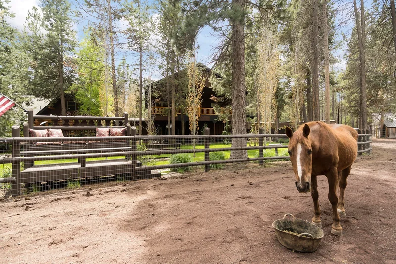 16864 Covina Road, Sunriver, Oregon, United States. - Photo 57