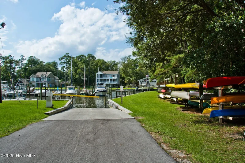 124 Dogwood Circle, Pine Knoll Shores, NC 28512, Pine Knoll Shores, North Carolina, United States. - Photo 57