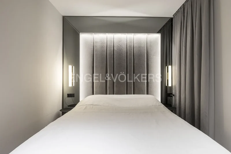 Carrer de València, Eixample, Barcelona, Spain. - Photo 31