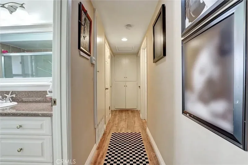 15391 Rushmoor Lane, Huntington Beach, California, United States. - Photo 19
