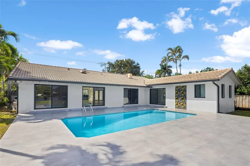 18735 NE 18th Ave, North Miami Beach, Florida, United States. - Photo 2