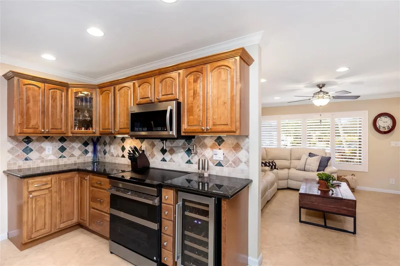 2176 NE 61st Ct, Fort Lauderdale, FL 33308, Fort Lauderdale, Florida, United States. - Photo 23