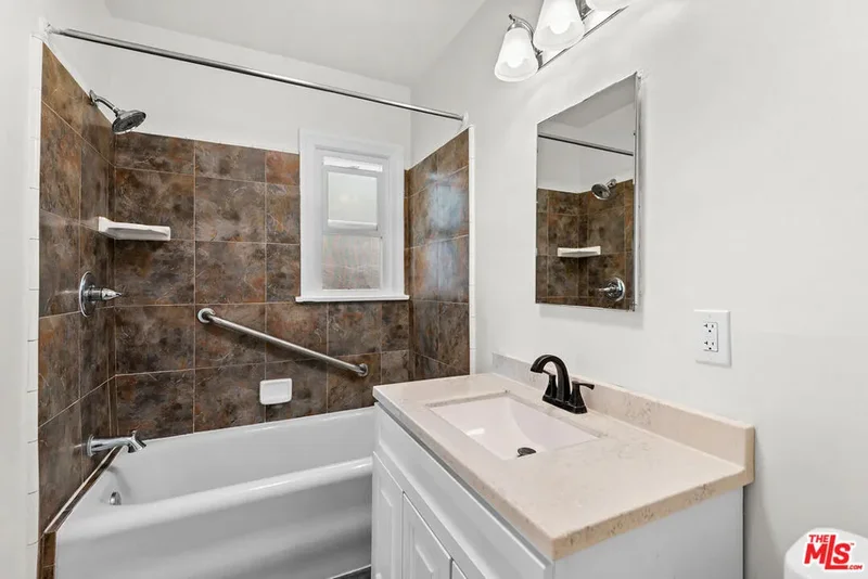 2406 3rd Avenue, Los Angeles, California, United States. - Photo 18