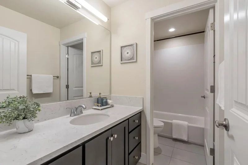 512 San Augusto Ter, Sunnyvale, CA 94085, Sunnyvale, California, United States. - Photo 27