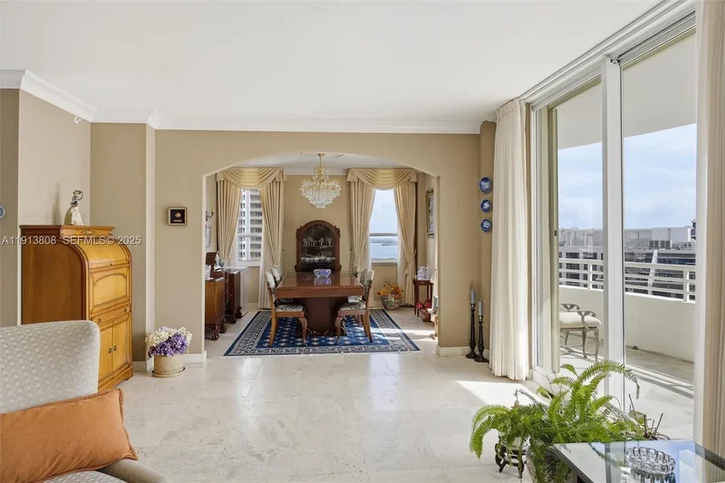888 Brickell Key Dr 1903, Miami, Florida, United States. - Photo 7