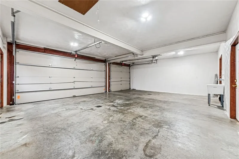 626 Oakcrest Dr, North Huntingdon, PA 15642, Irwin, Pennsylvania, United States. - Photo 36