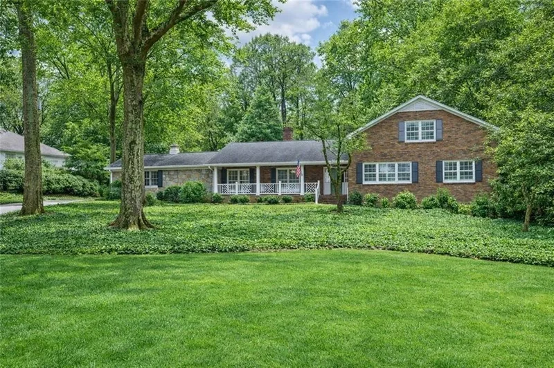 690 Fair Oaks Manor, Atlanta, Georgia, United States. - Photo 2