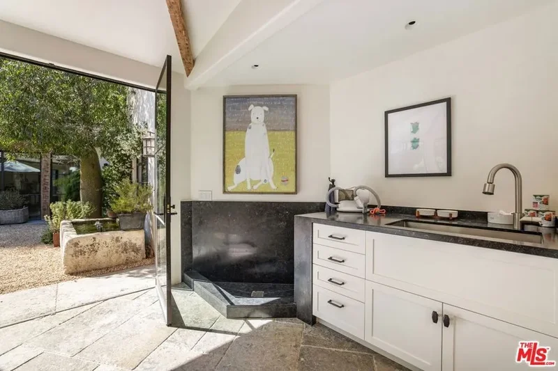 3099 Mandeville Canyon Road, Los Angeles, California, United States. - Photo 41