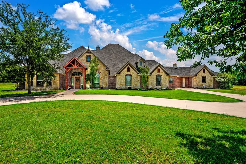 5 Bedrooms Single Family Detached