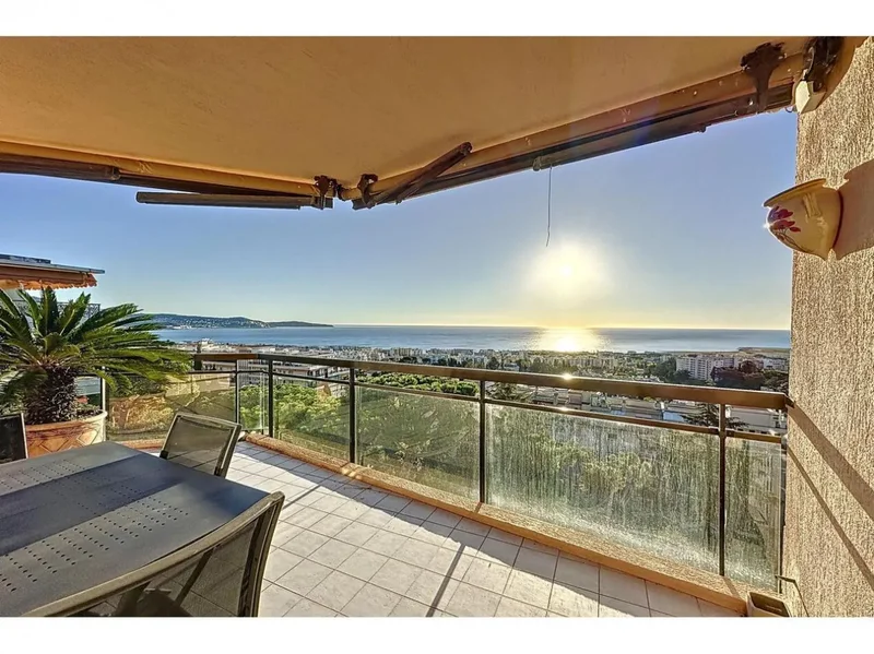For Sale Apartment Nice, 107m² 4 Rooms 859,000€ with Terrace