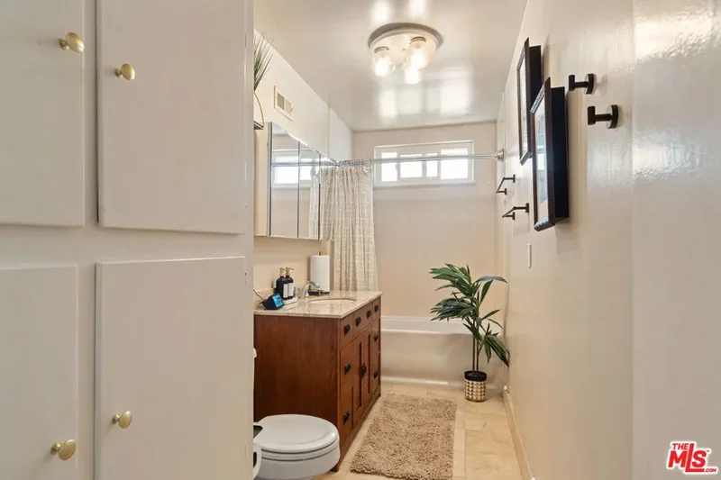 5040 W Slauson Avenue, Los Angeles, California, United States. - Photo 51