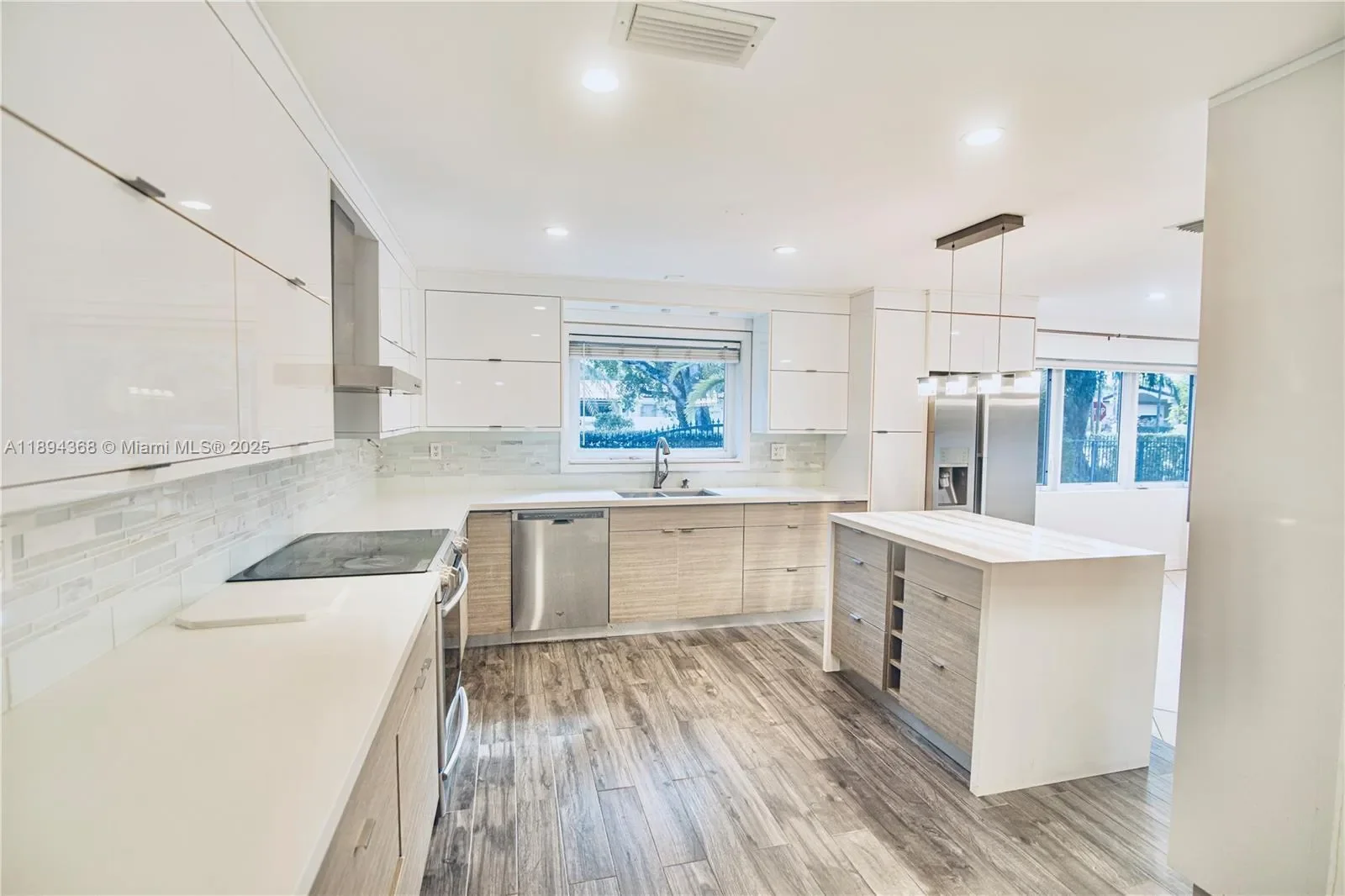 1543 Dorado Ave, Coral Gables, Florida, United States. - Photo 12