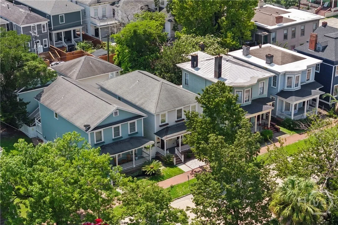 Single Family Residence in Savannah