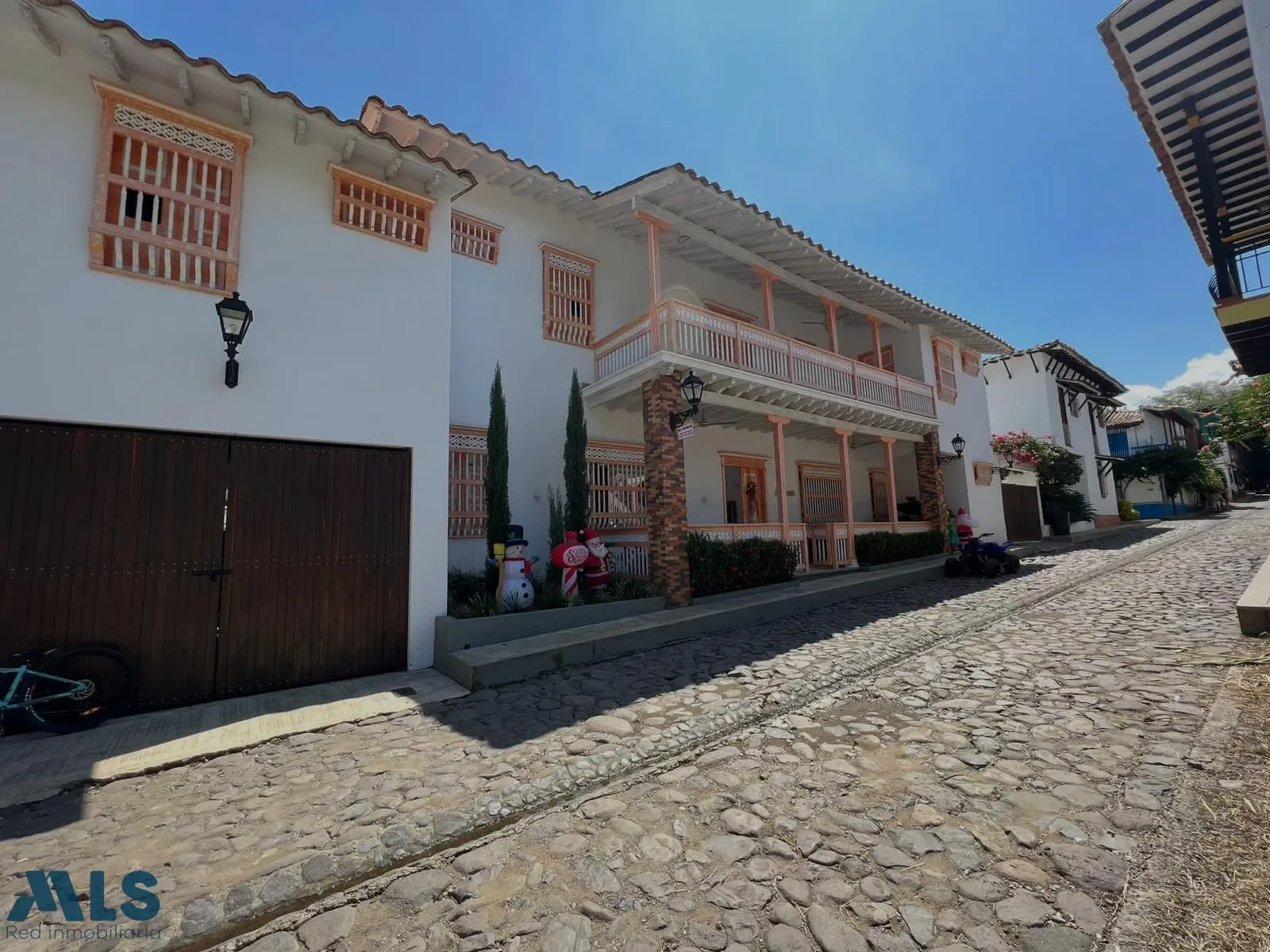 Exterior photo 7