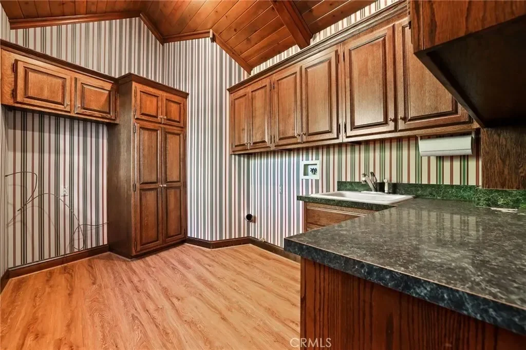 7008 Hawarden, Riverside, California, United States. - Photo 22