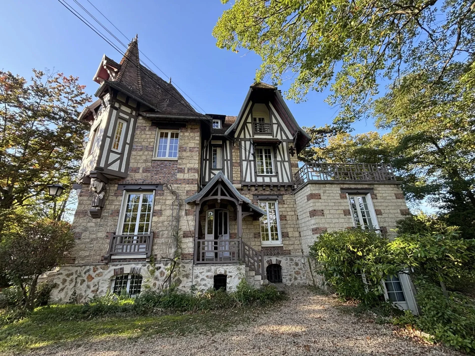 Exterior photo 2