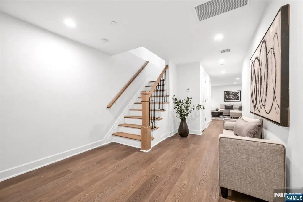 11 Gabriel Court #11, Paramus, New Jersey, United States. - Photo 36