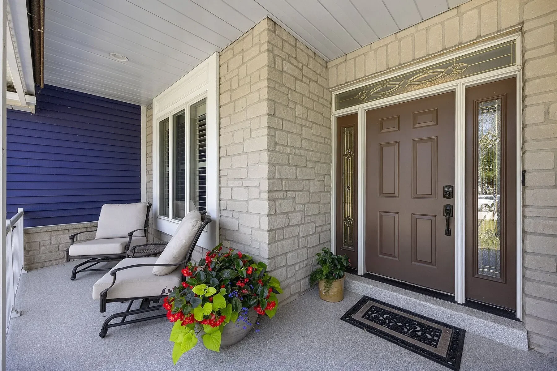 Exterior photo 5