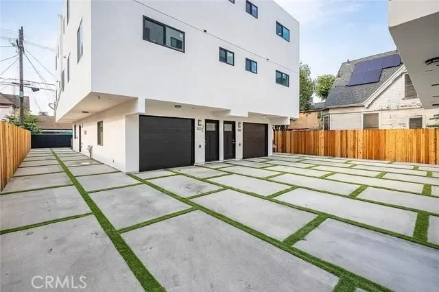 300 E 25th, Los Angeles, CA 90011, Los Angeles, California, United States. - Photo 14
