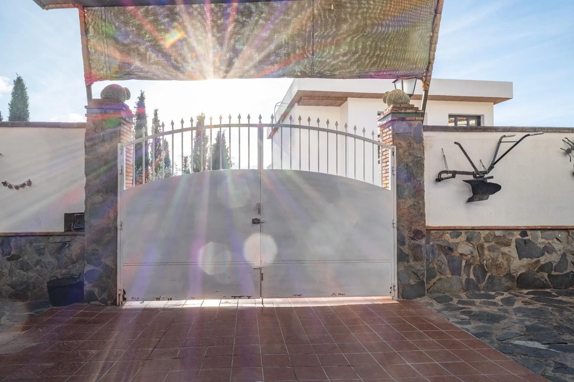 Exterior photo 9