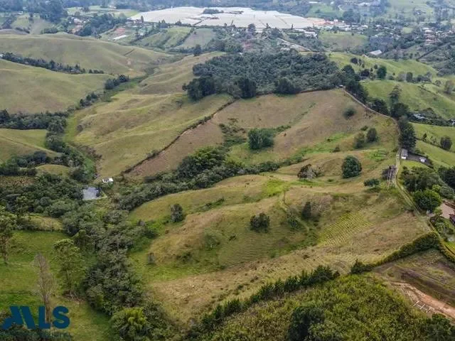 Rionegro 6°07'27.8"N 75°21'32.8"W - 01, Rionegro, Colombia. - Photo 7