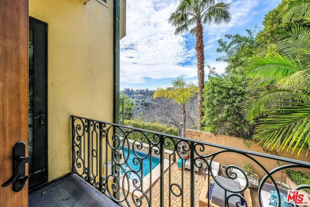 3110 Benedict Canyon Drive, Beverly Hills, California, United States. - Photo 58