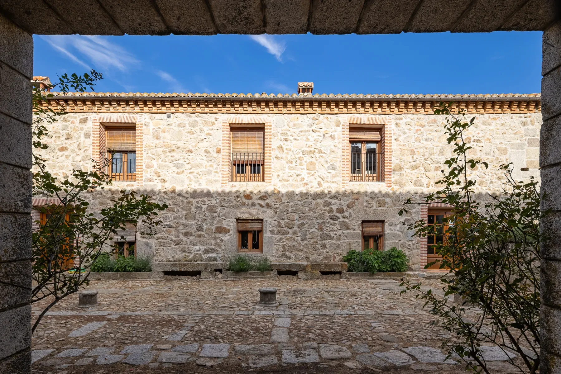 Exterior photo 12