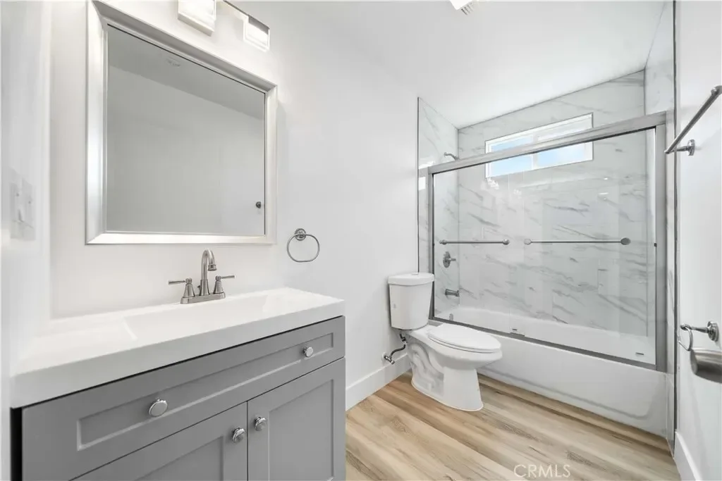3721 S San Pedro Street, Los Angeles, California, United States. - Photo 12