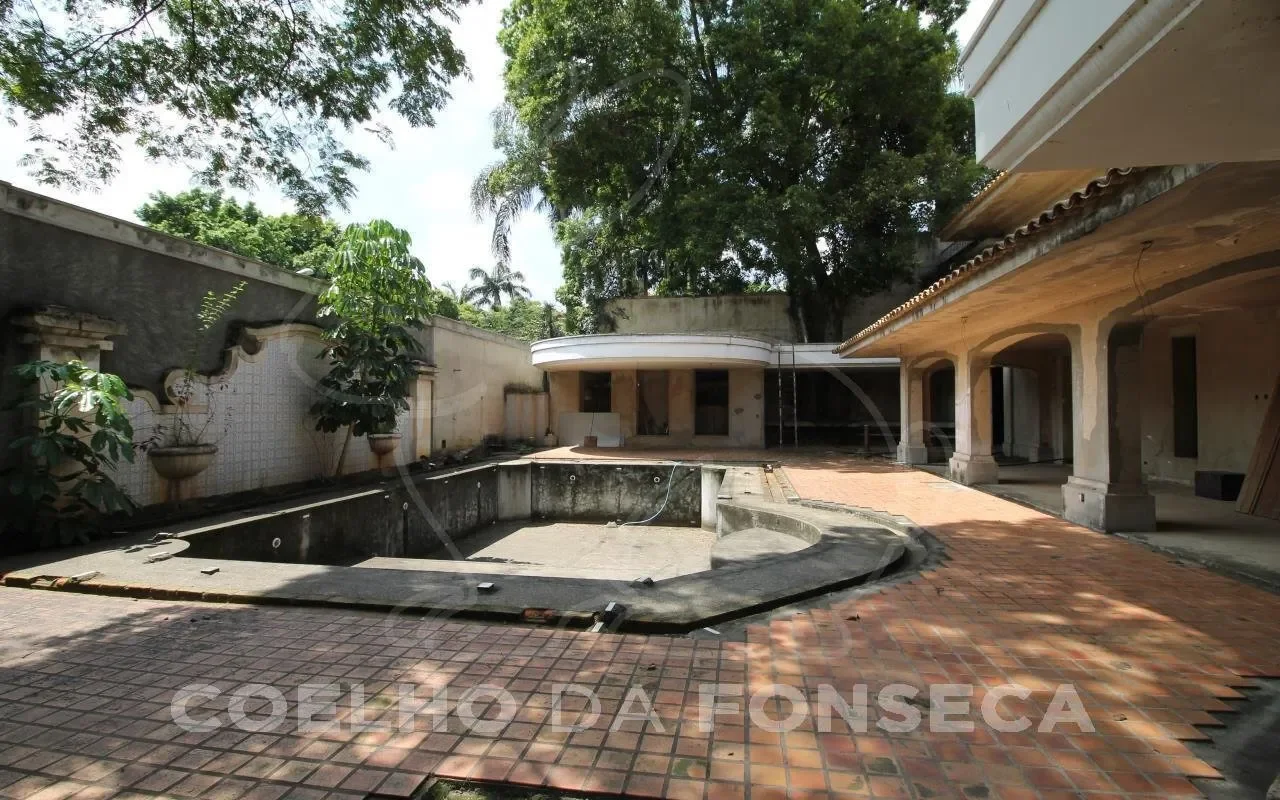 Exterior photo 7