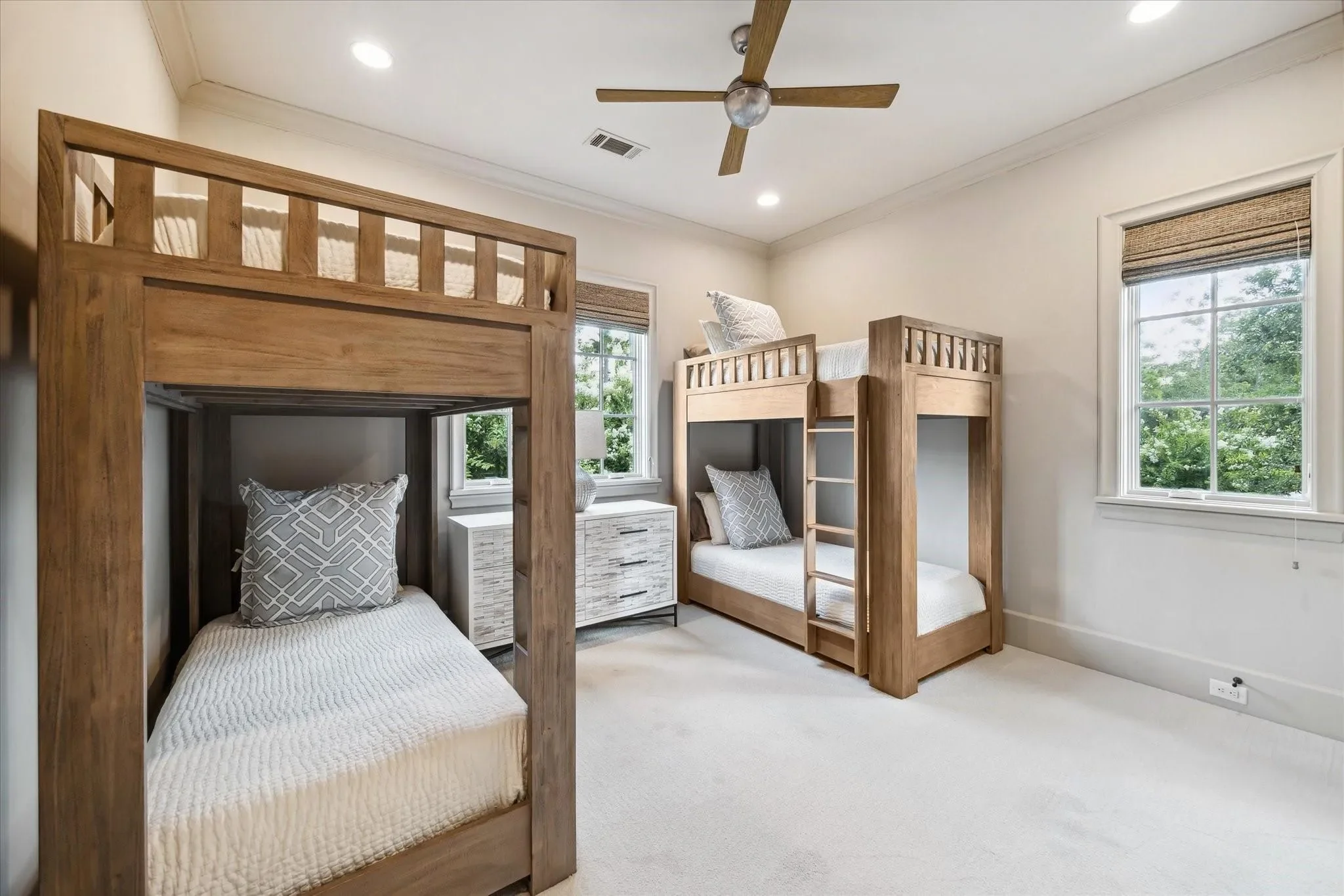 601 Lindenwood Drive, Houston, Texas, United States. - Photo 44