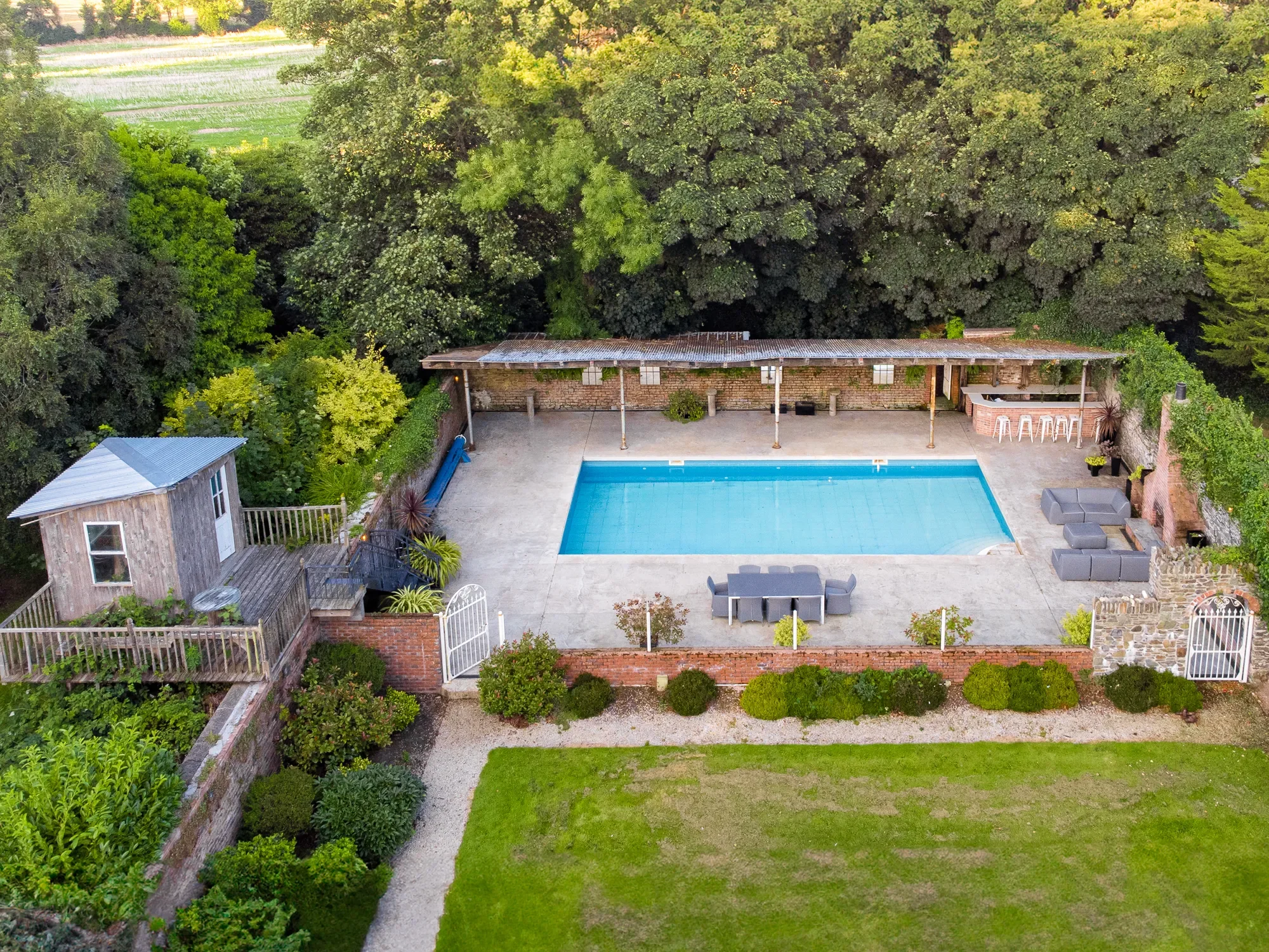 Exterior photo 11