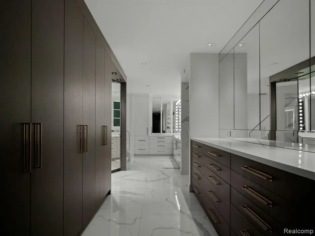 20910 TURNBERRY Boulevard, Northville, MI 48167, Novi, Michigan, United States. - Photo 27