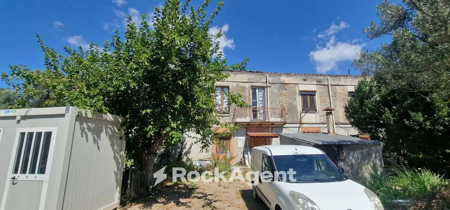 Exterior photo 10